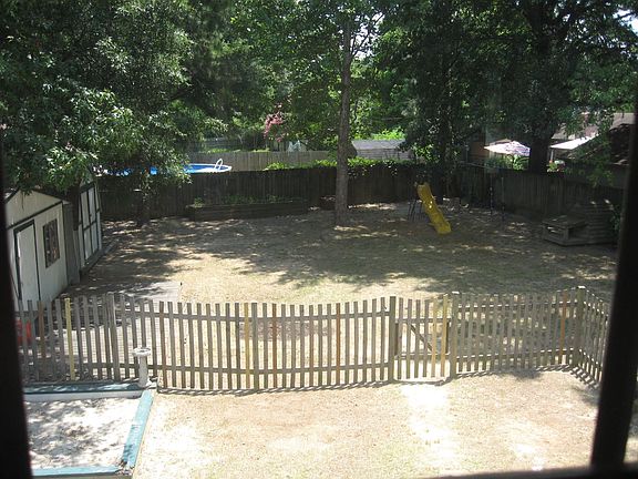 Huge Parklike Backyard