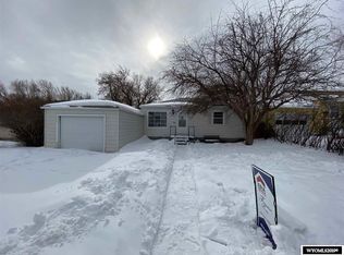 608 E Murray St, Rawlins, WY 82301