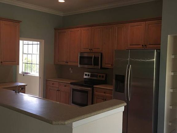 5th image of 4061 Holly Ct