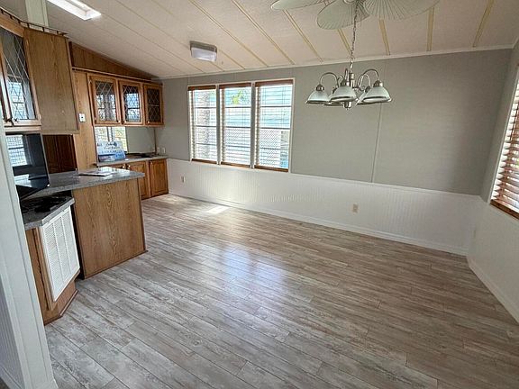 4th image of 5367 SE 66th Avenue