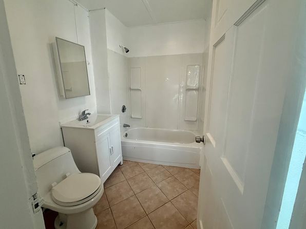 68 Smith St #1