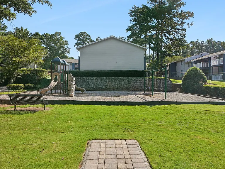 Dunwoody Pointe — Photo 19
