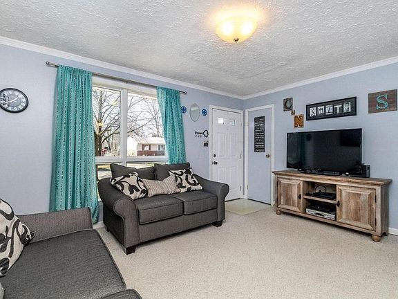 3rd image of 1662 Dundee Pl