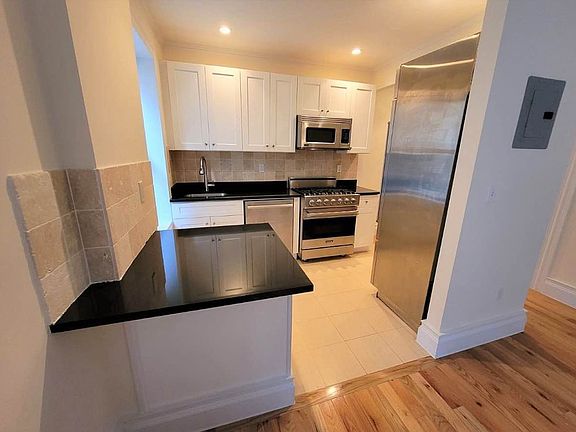 2nd image of 137 E 29th St #2X