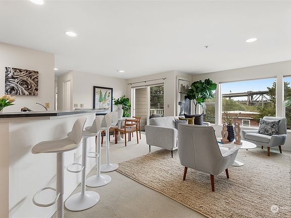 4th image of 3919 Latona Avenue NE #403