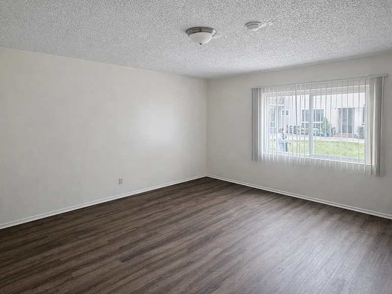 3950 Nicolet Ave — Photo 8