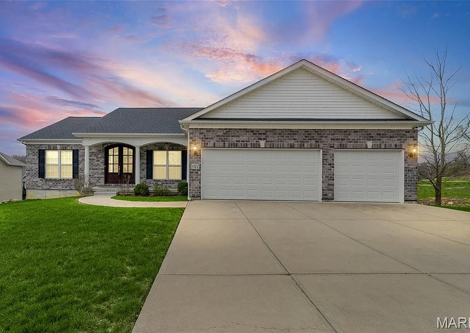 1st image of 1022 Graystone Park