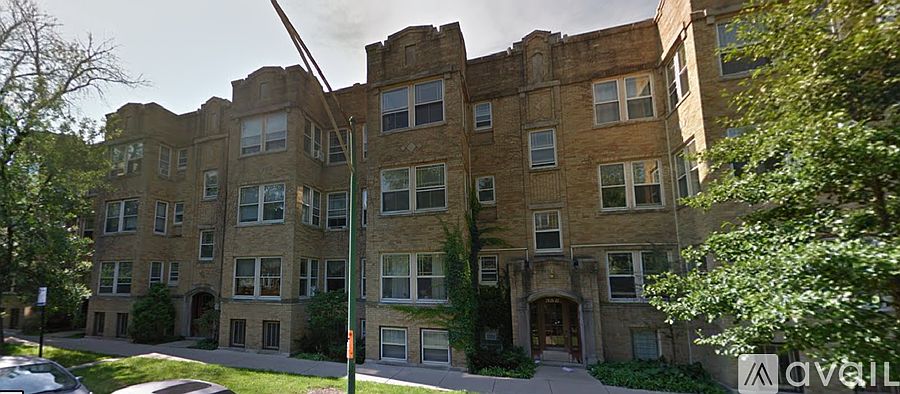1st image of 1921 W Argyle St APT 2