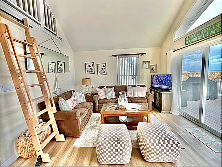 3290 Seaview Rd — Photo 10