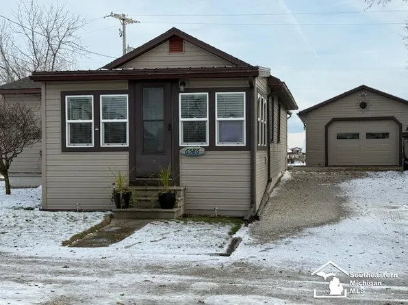 6586 Edgewater Dr, Erie, MI 48133