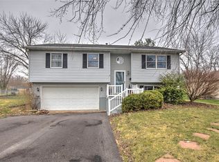 2961 Lakeland Rd, Decatur, IL 62521