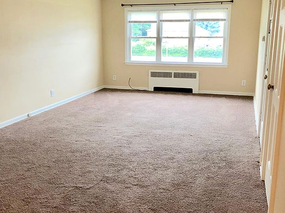 3rd image of 22 S Pershing Ave APT 3