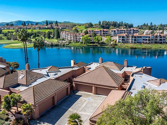3rd image of 4059 W Lakeshore Dr