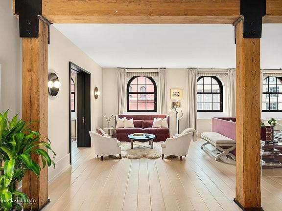4th image of 443 Greenwich St #6G
