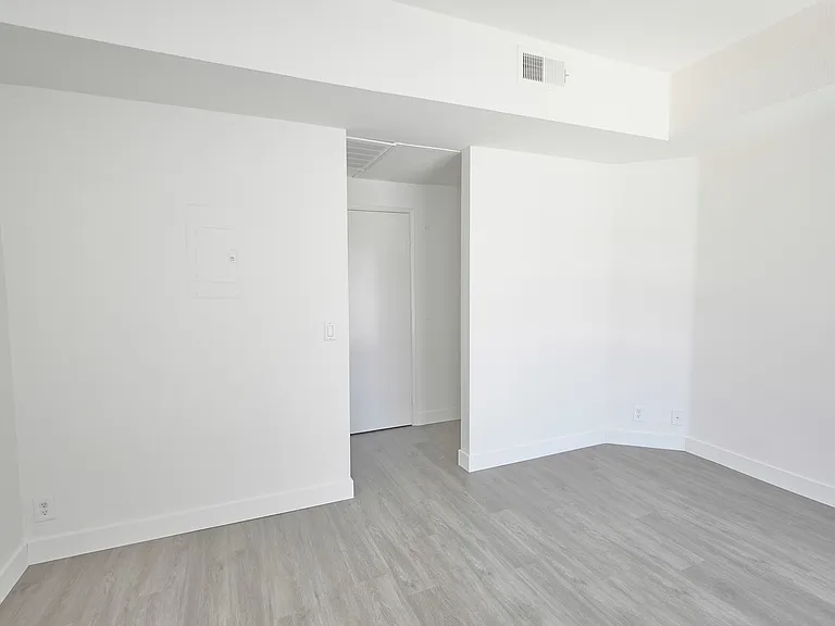 1210 North Cherokee Ave. — Photo 29