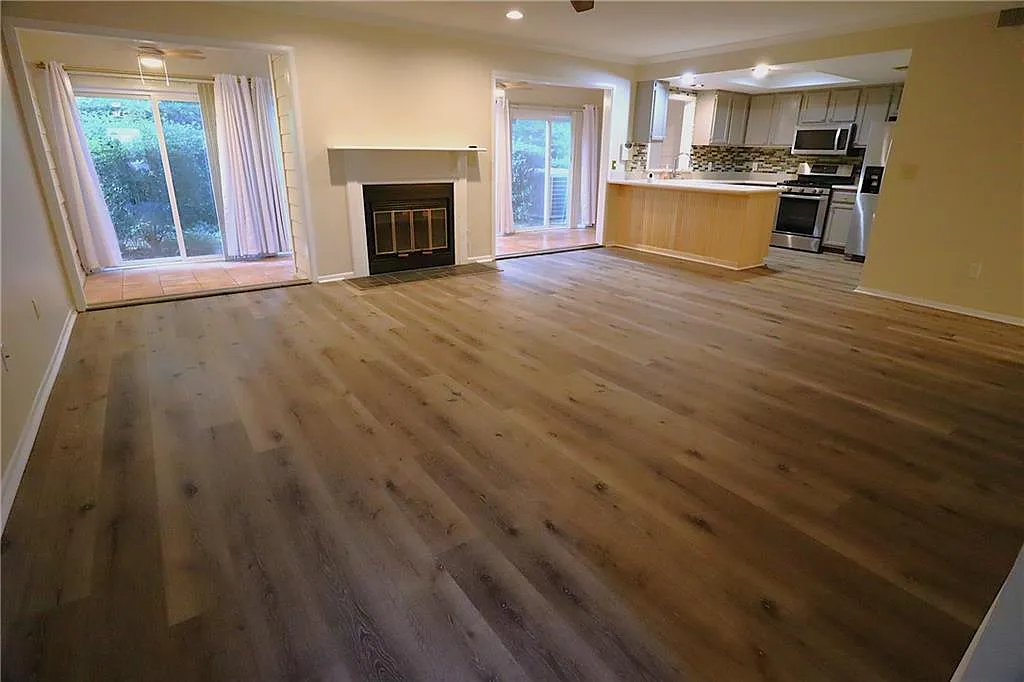 2 bed, 2.0 bath, 1250 sqft, $1,850 — Photo 2
