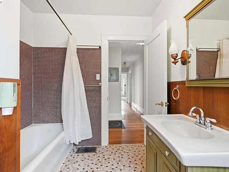 770 Grove Way — Photo 11