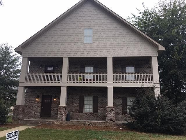 1st image of 403 Meador Dr