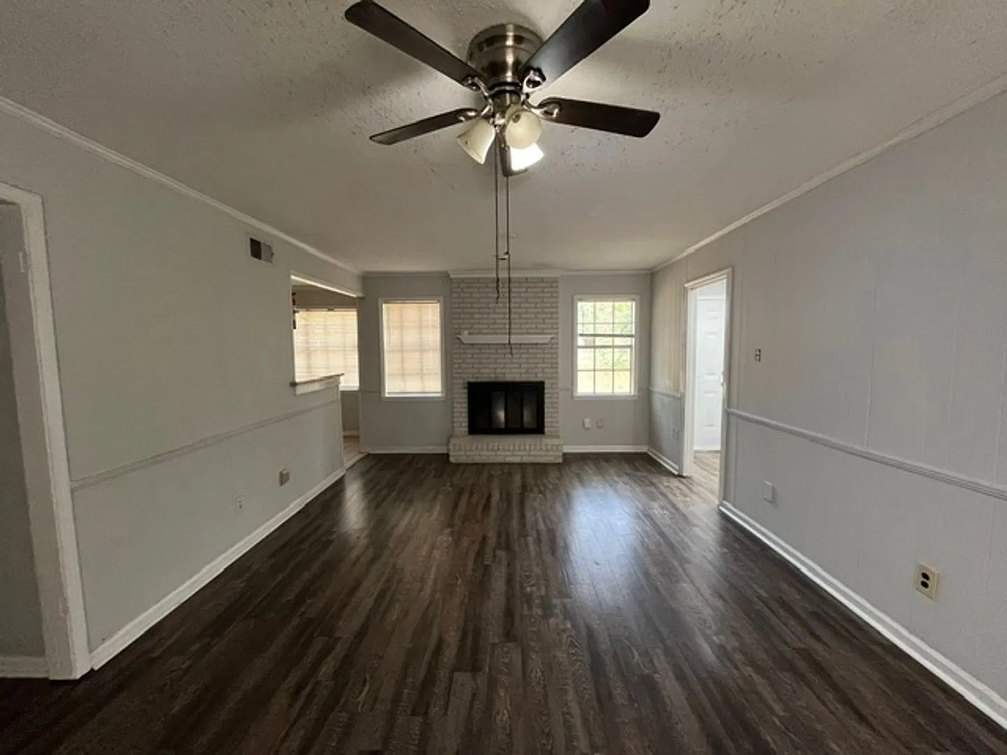 Renovated 3 Bedroom 1.5 Bath Home for Rent! — Photo 3