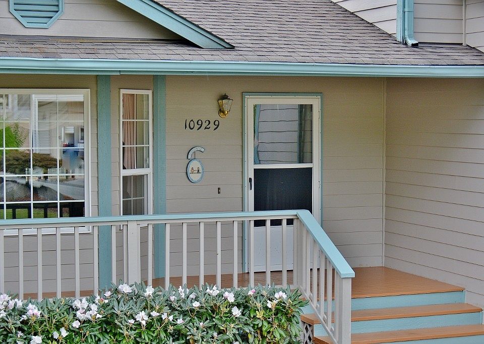 1st image of 10929 Capitola Pl NW
