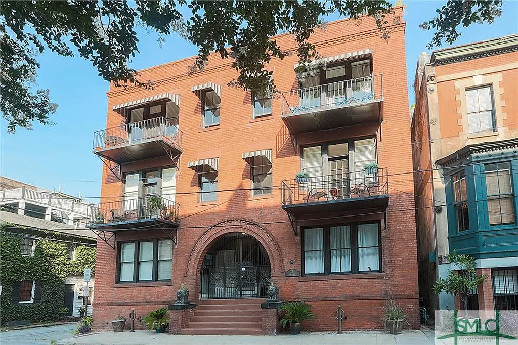 339 Whitaker St — Photo 1
