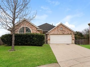 8220 Summerview Ct, Fort Worth, TX 76123