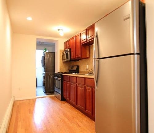 2nd image of 158 Putnam Ave #1DW