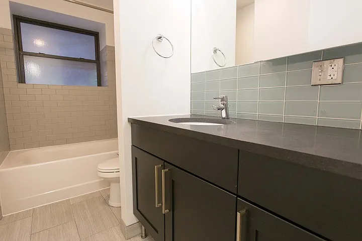 5512 S. Hyde Park Boulevard — Photo 21