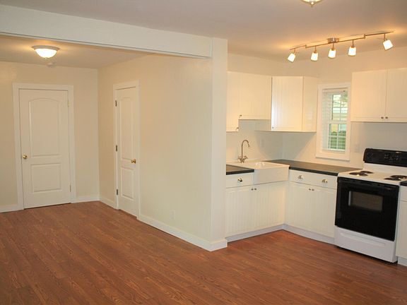 2nd image of 817 N Osprey Ave