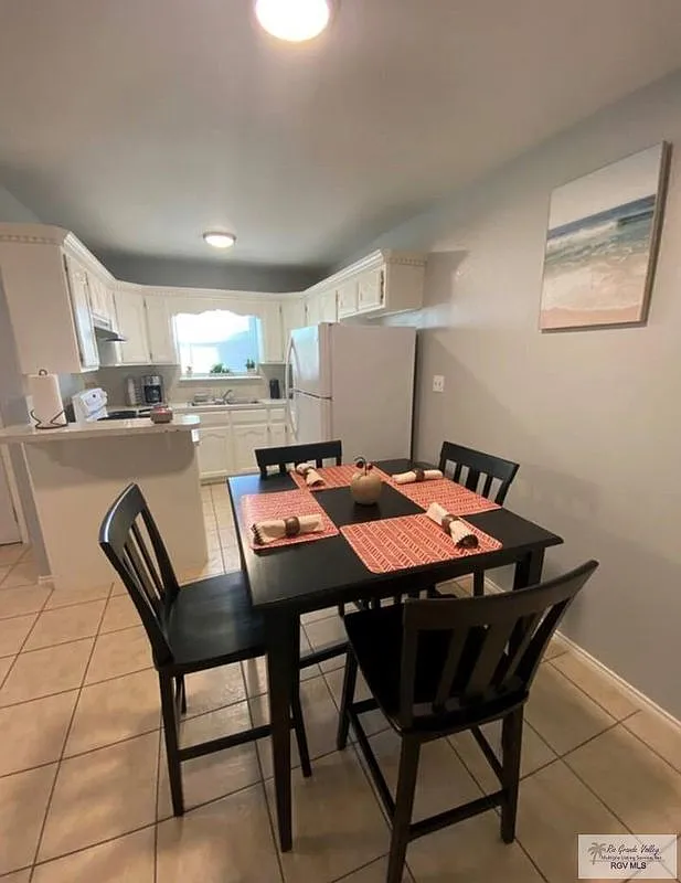 2 bed, 1.0 bath, 750 sqft, $1,400 — Photo 3
