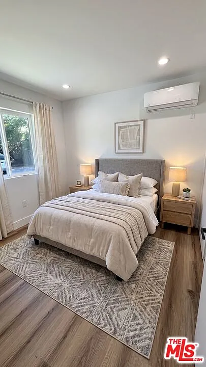 2 bed, 2.0 bath, 700 sqft, $2,750 — Photo 3