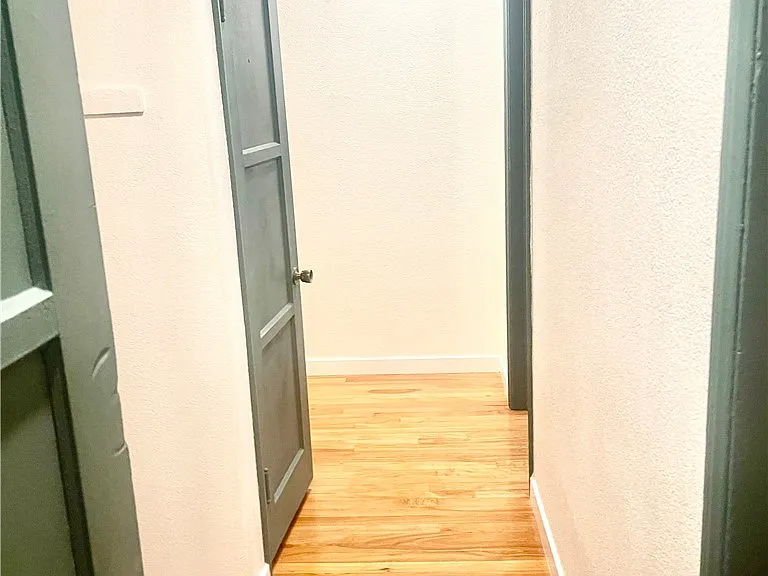 5758 Vineland Ave — Photo 11