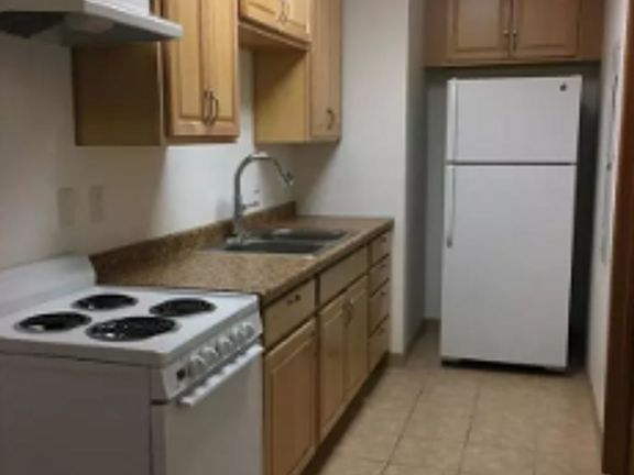 4th image of 401 N Broadway St #5