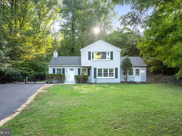 2526 Gallows Hill Rd, Kintnersville, PA 18930