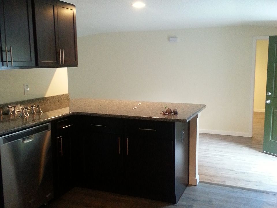 2nd image of 640 Ramona Ln #B