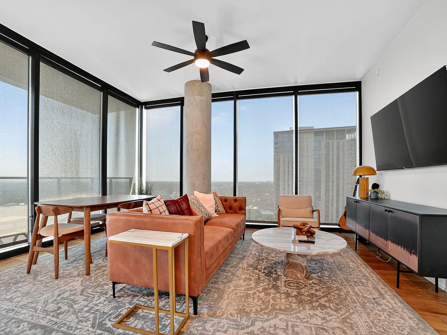 2 bed, 2.0 bath, 1224 sqft, $5,500 — Photo 3