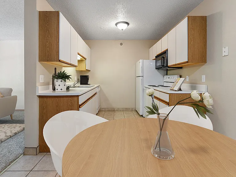 Alps Park Apartments — Photo 10