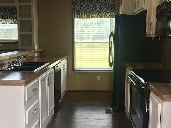 Kitchen - all Fridgidaire appliances