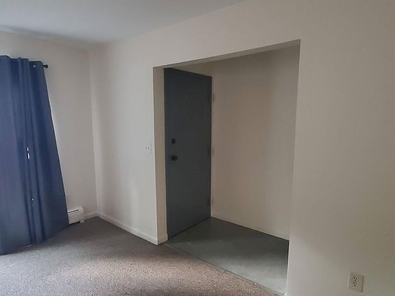 4th image of 81 Osborn Ave Floor 1