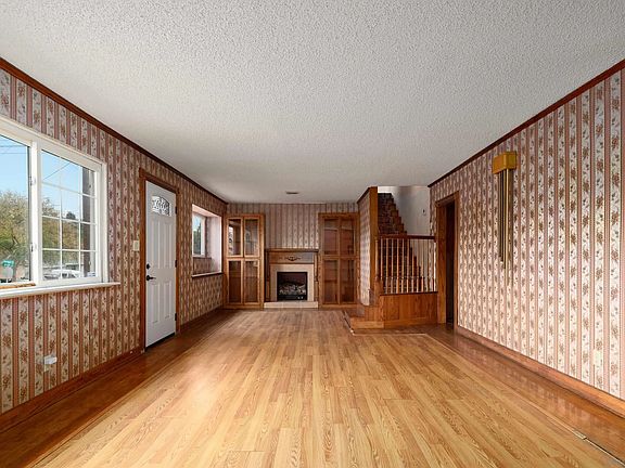 4th image of 3321 Stockman St