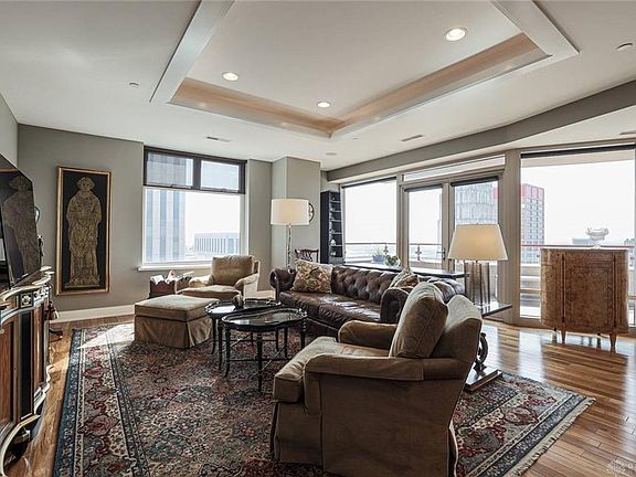 5th image of 109 N Main St #1406S