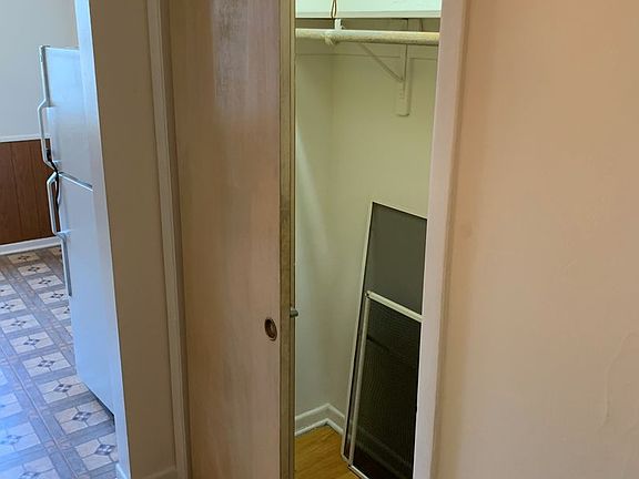 4th image of 6440-6442 N Richmond St #6440-1B