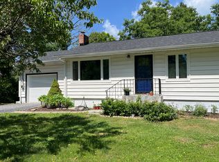 37 Marys Ln, Stone Ridge, NY 12484