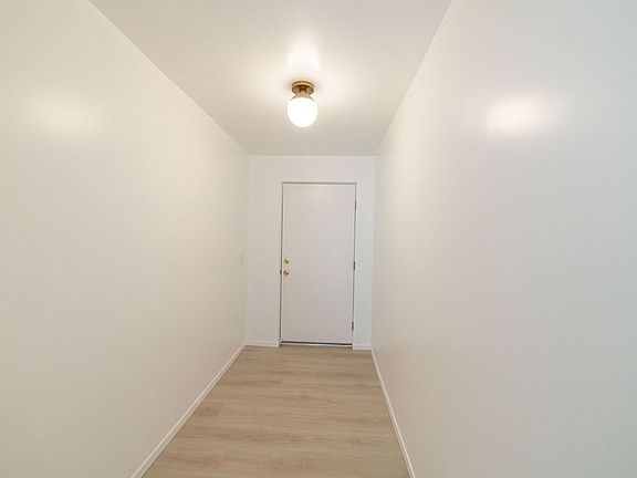 5th image of 490 42nd St #498