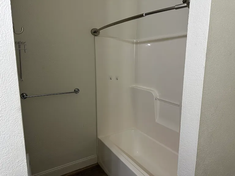 4006 Freedom Hwy #2 — Photo 9
