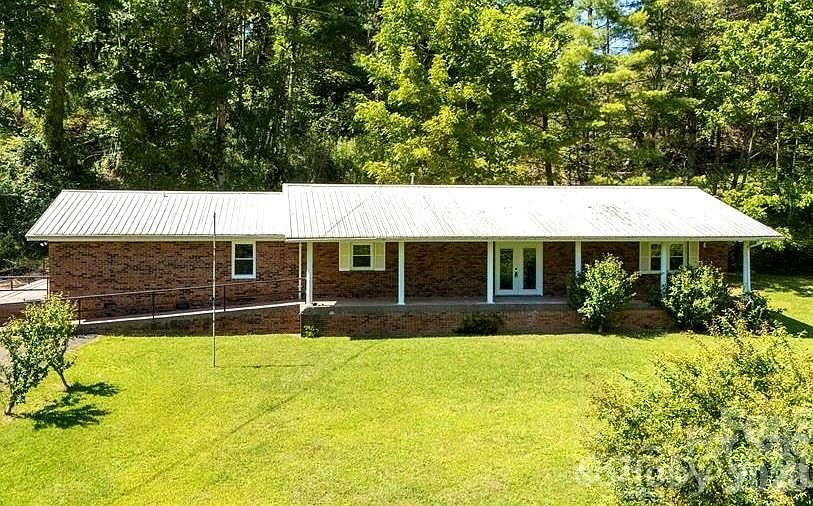 1st image of 208 Murdock Rd