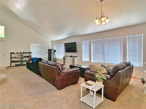 4th image of 3781 Seaforth St