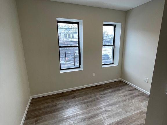 2nd image of 383 Avon Ave #2RR