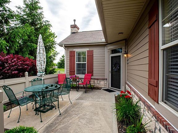 4th image of 1318 Cotswold Ln #2