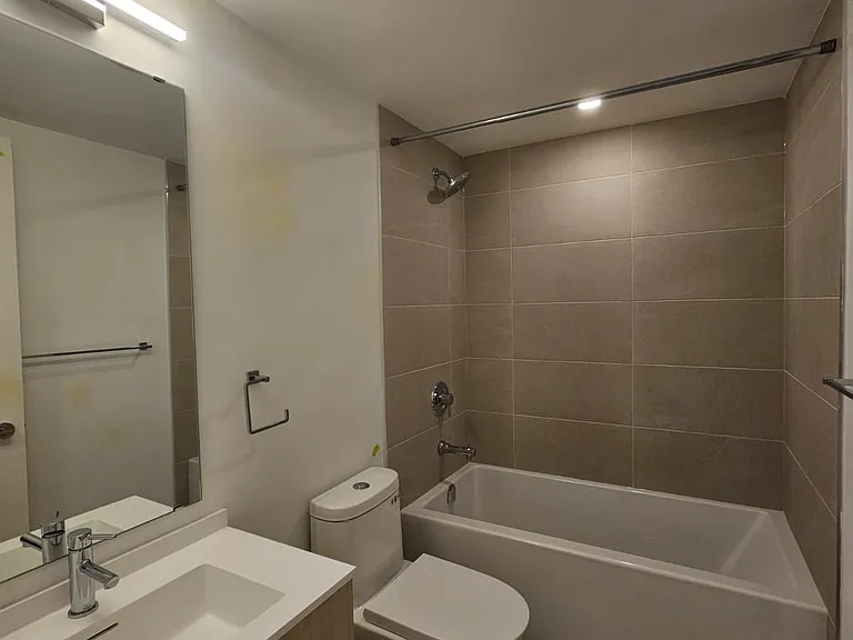 100 Queen St E #1712 — Photo 10